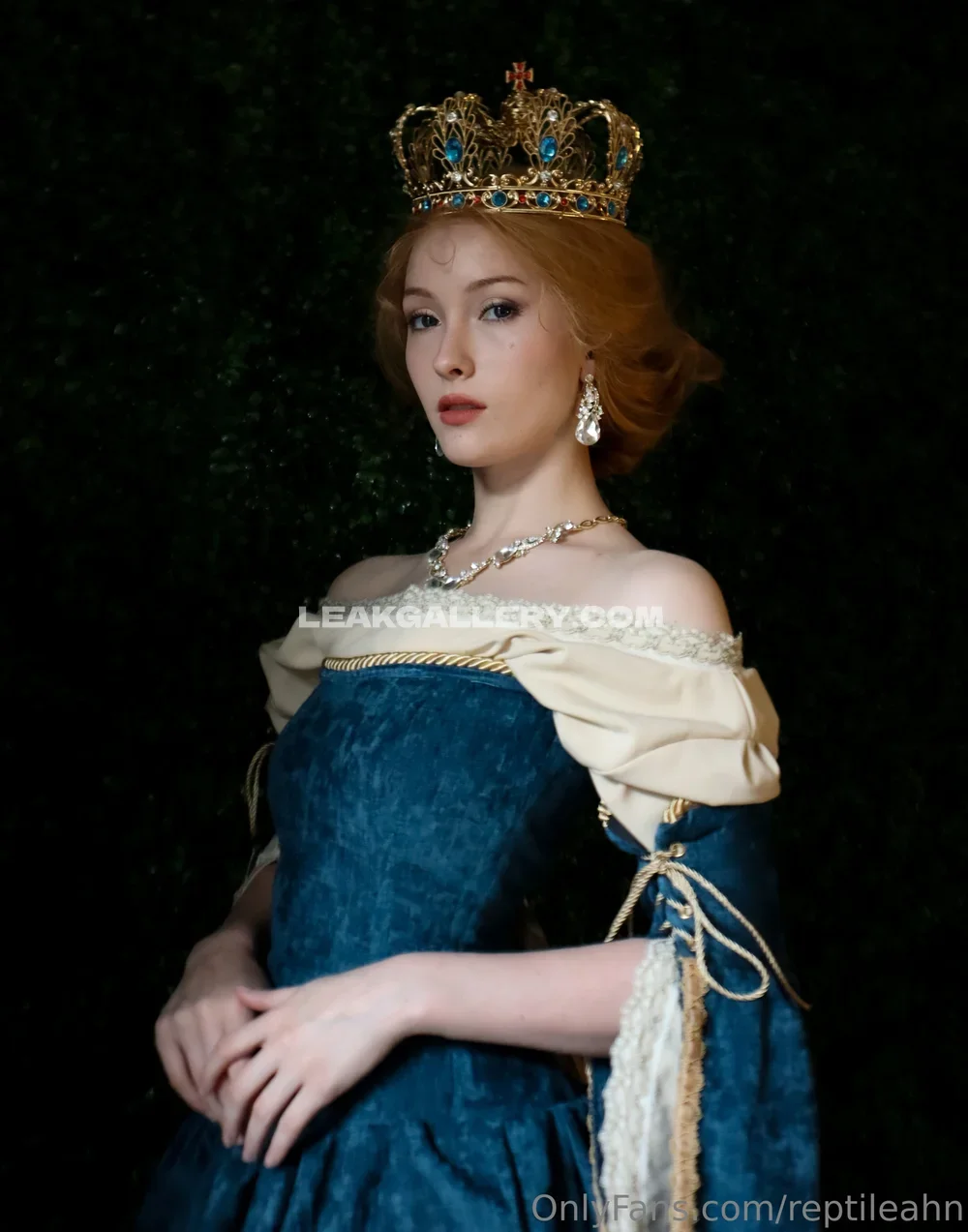 Reptileahn Regal Crown Pose OnlyFans Photo Leaked