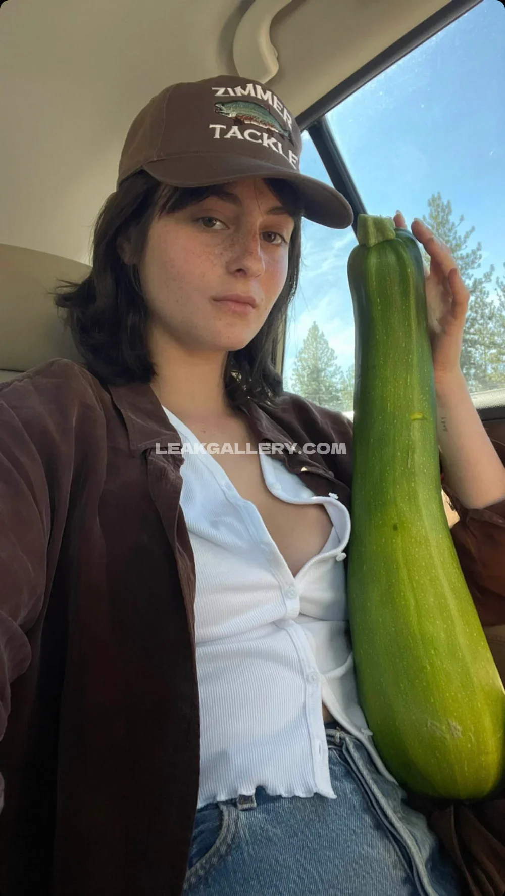 Romyreiner Freckled Face With Zucchini OnlyFans Photo Leaked