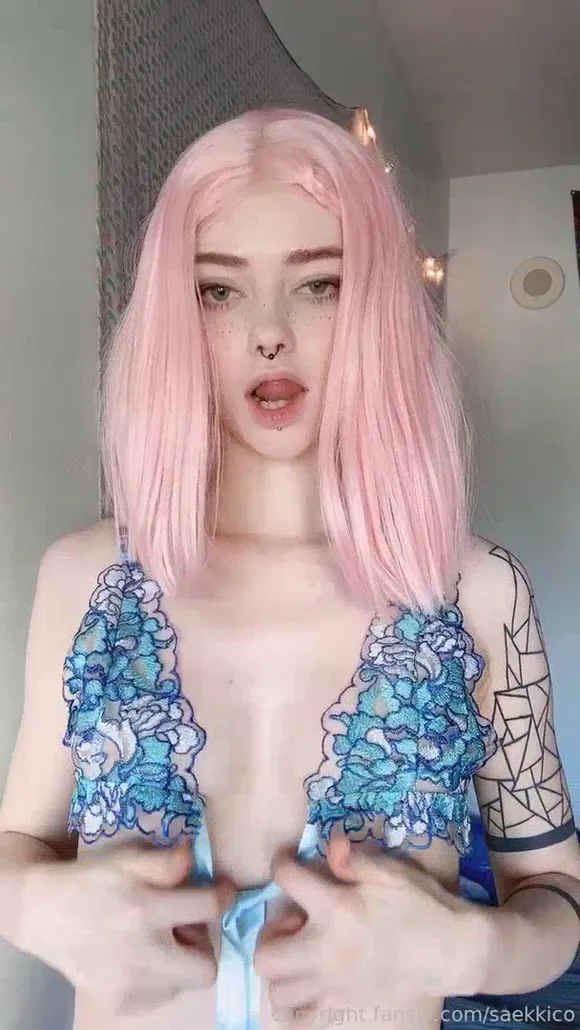 Saekkico Lace Bra Tease OnlyFans Video Leaked