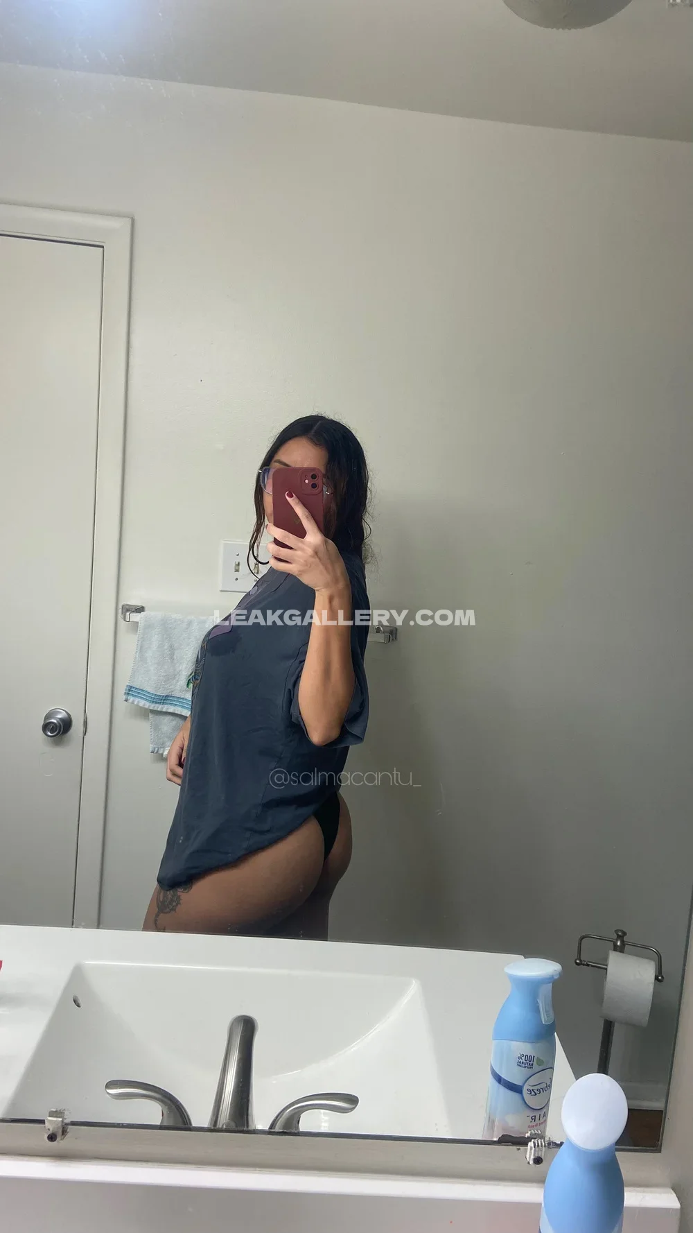 Salma_cantu Thong Ass Mirror Selfie OnlyFans Photo Leaked