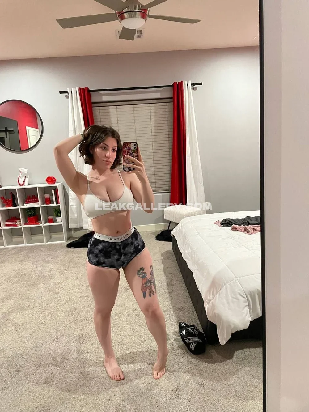 Samantona Mirror Selfie In Bra OnlyFans Photo Leaked