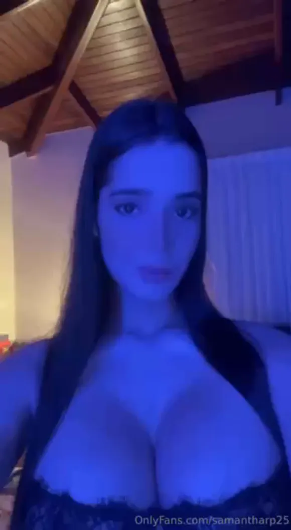 Samapetrizzo Lace Bra Tease OnlyFans Video Leaked