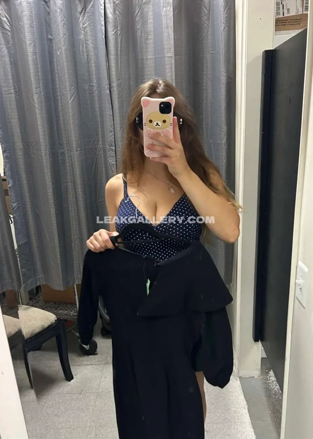 Sara.dobrik Polka Dot Swimsuit Mirror Selfie OnlyFans Photo Leaked