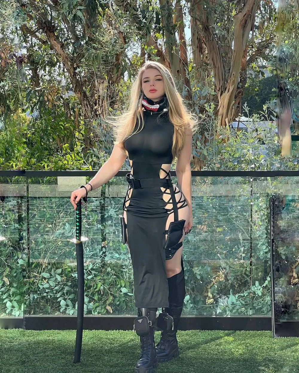 Sava Schultz Full Body Black Outfit OnlyFans Photo Leaked