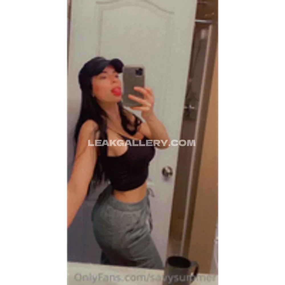 Savysummer Mirror Selfie With Crop Top OnlyFans Photo Leaked