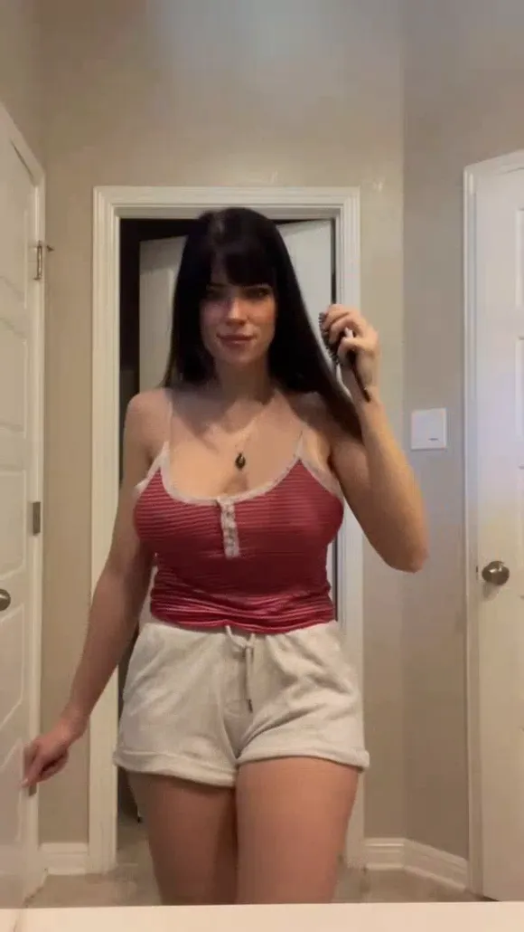 Savysummer Red Top Bedroom Tease OnlyFans Video Leaked