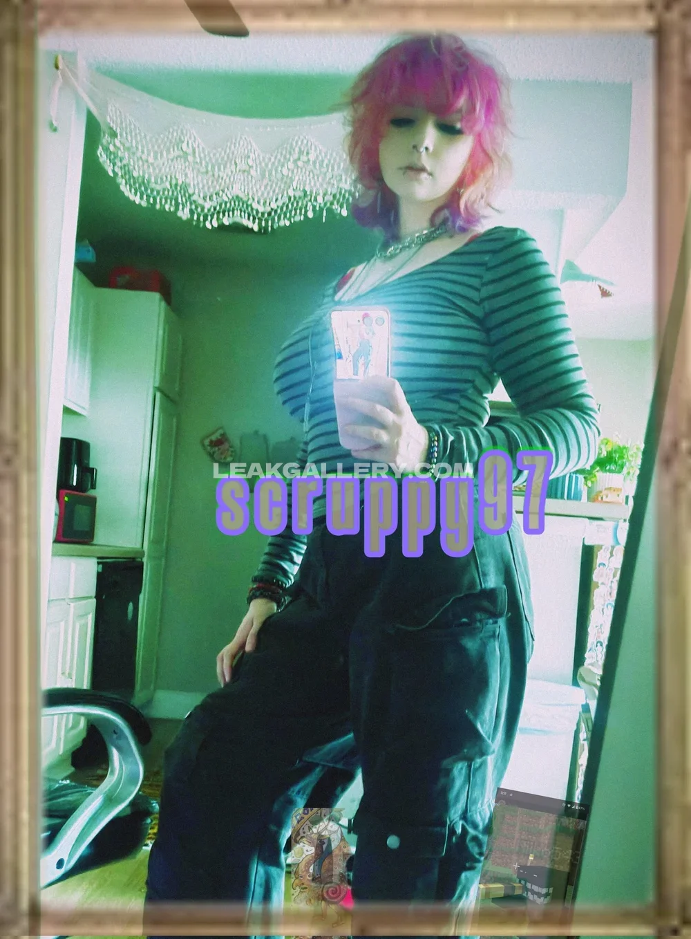 Scruppy1997 Pink Hair Mirror Selfie OnlyFans Photo Leaked