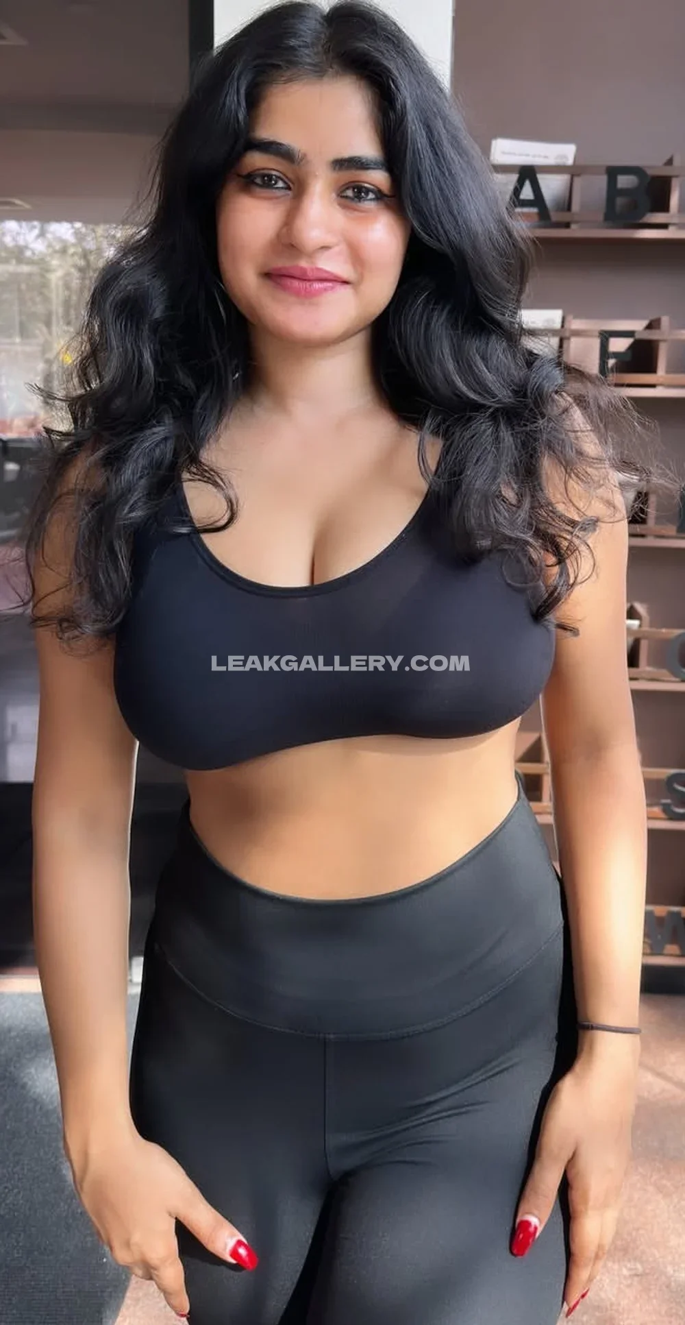 Shilpa Fit Black Sports Bra Pose OnlyFans Photo Leaked