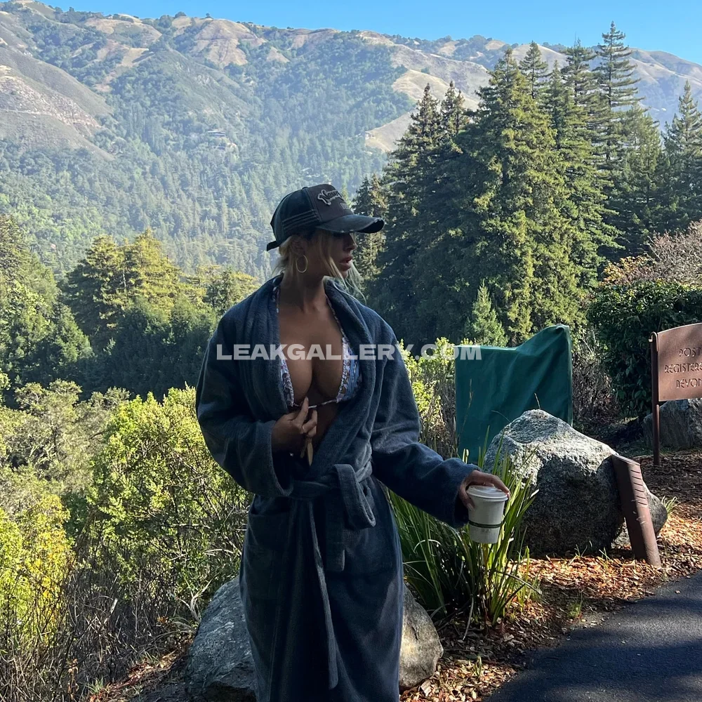 Sierraskye Bathrobe With Bikini Reveal OnlyFans Photo Leaked