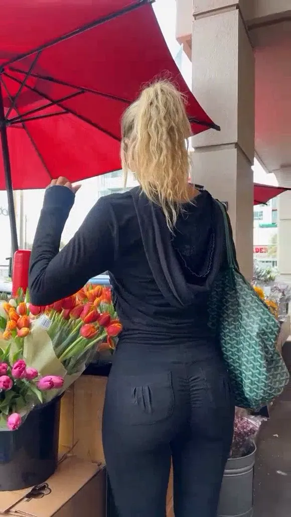 Sierraskye Black Leggings Ass Shot OnlyFans Video Leaked