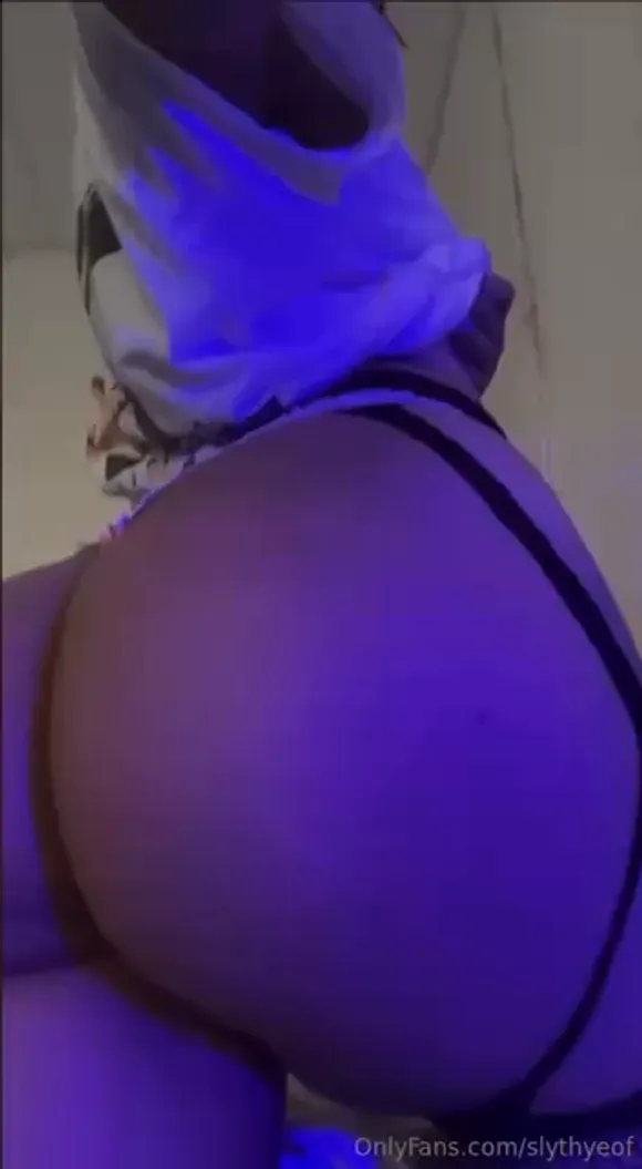 Slythyeof Thong-Clad Ass Grind OnlyFans Video Leaked