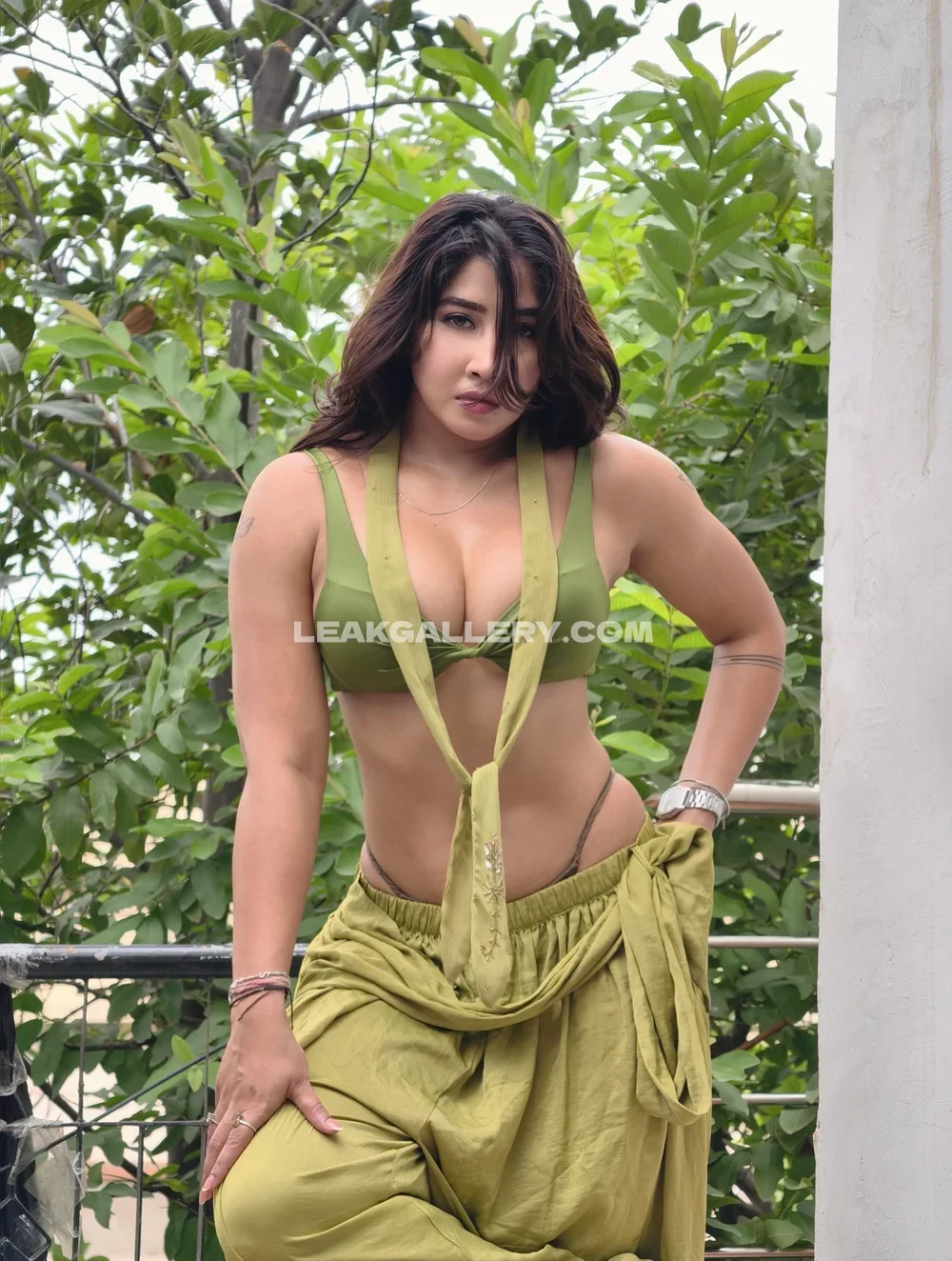 Sofia9__official Green Bikini Top Pose OnlyFans Photo Leaked