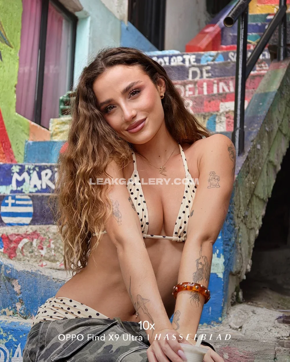 Sofiasurfers Polka Dot Bikini Pose OnlyFans Photo Leaked