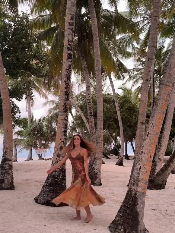 Sofiasurfers Beach Dress Twirl OnlyFans Video Leaked