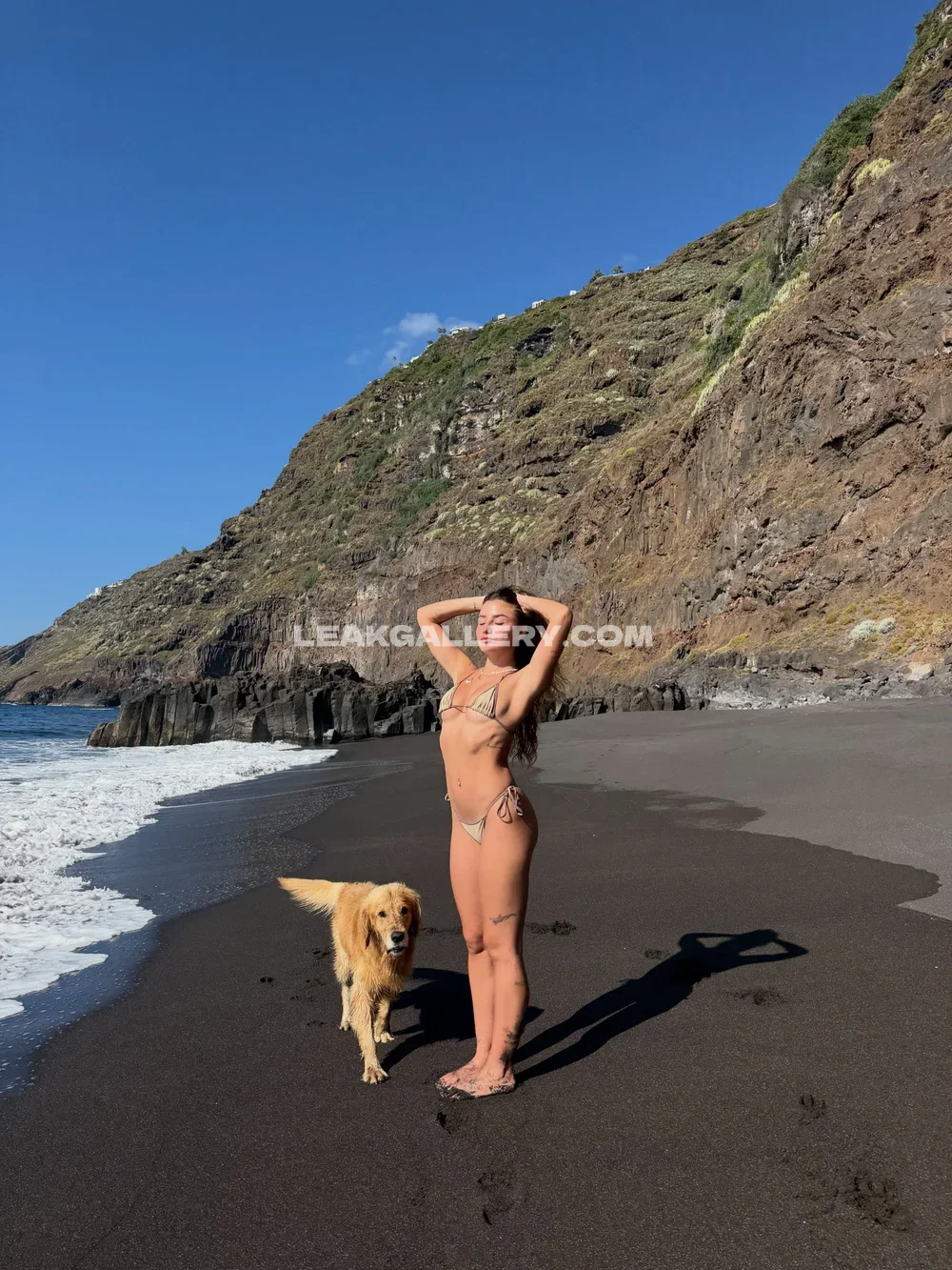 Sofiasurfers Bikini Beach Pose OnlyFans Photo Leaked
