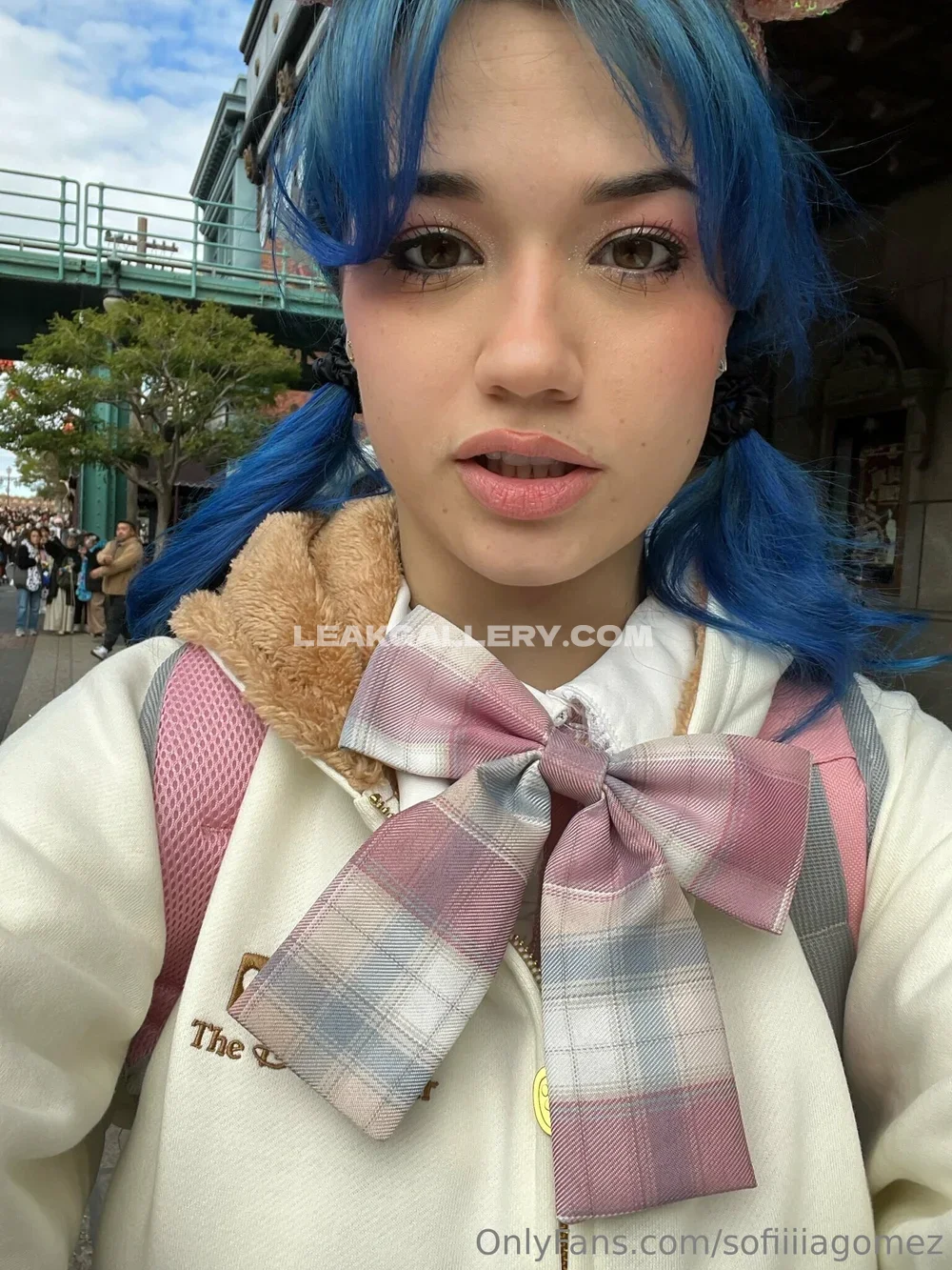 Sofia Gomez Blue Hair Schoolgirl Outfit OnlyFans Photo Leaked