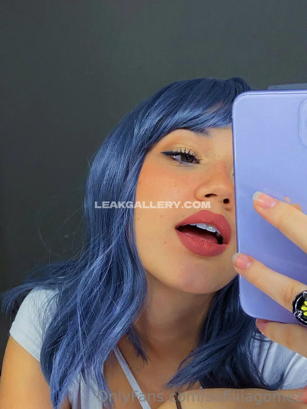 Sofia Gomez Blue Wig Selfie Pose OnlyFans Photo Leaked