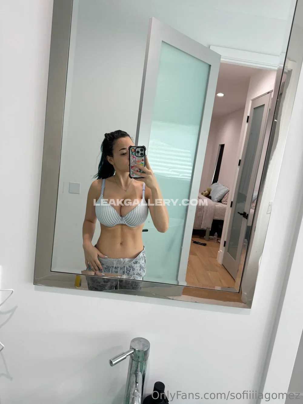 Sofia Gomez Striped Bra Mirror Selfie OnlyFans Photo Leaked