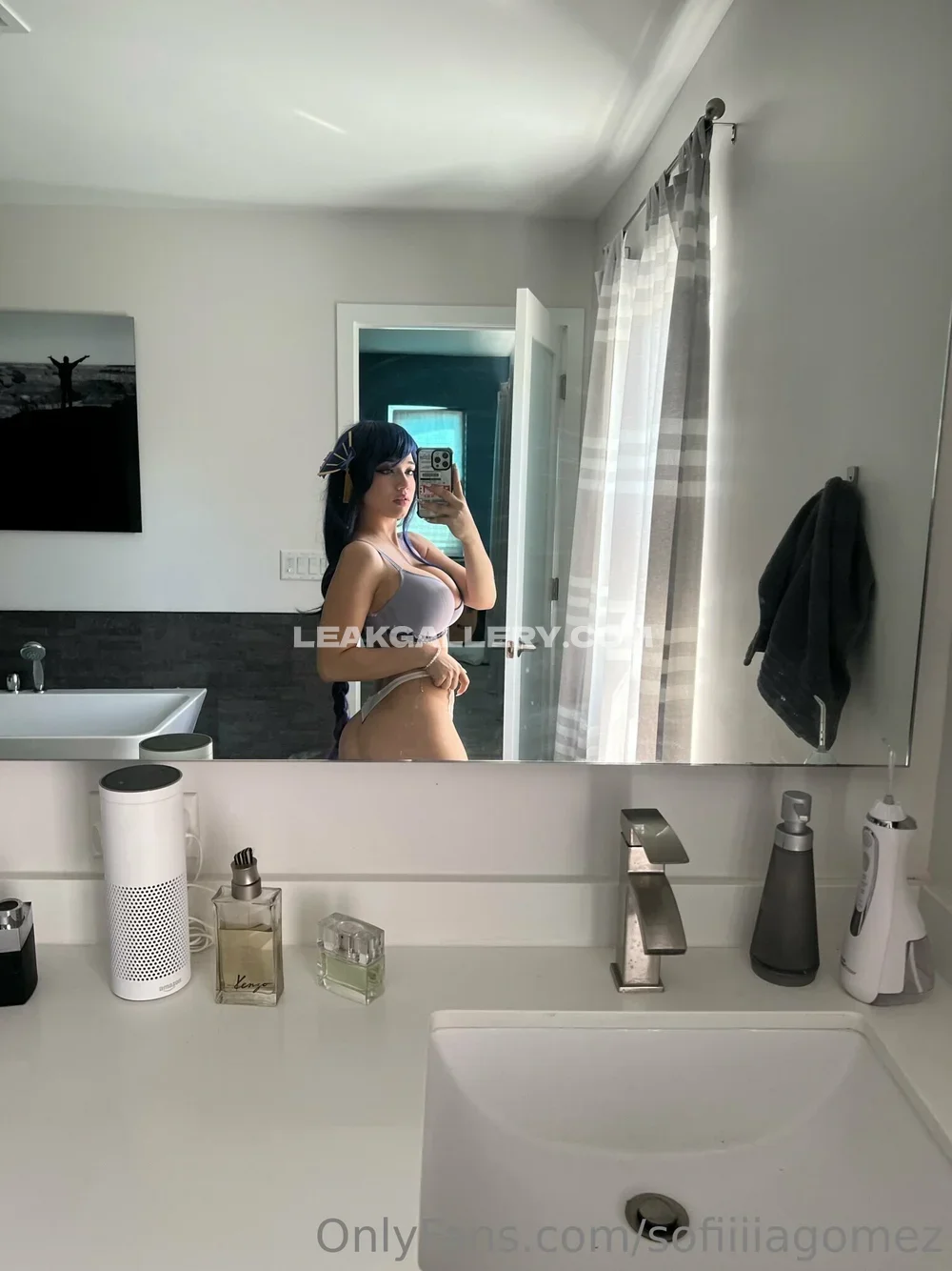 Sofia Gomez Braless Mirror Selfie OnlyFans Photo Leaked
