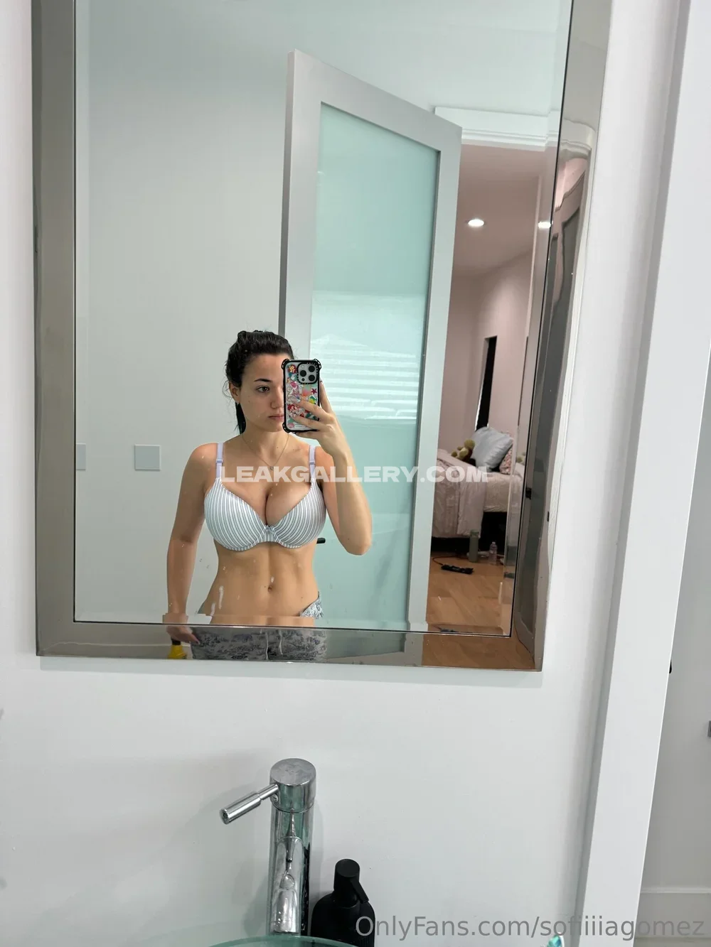 Sofia Gomez Striped Bra Mirror Selfie OnlyFans Photo Leaked