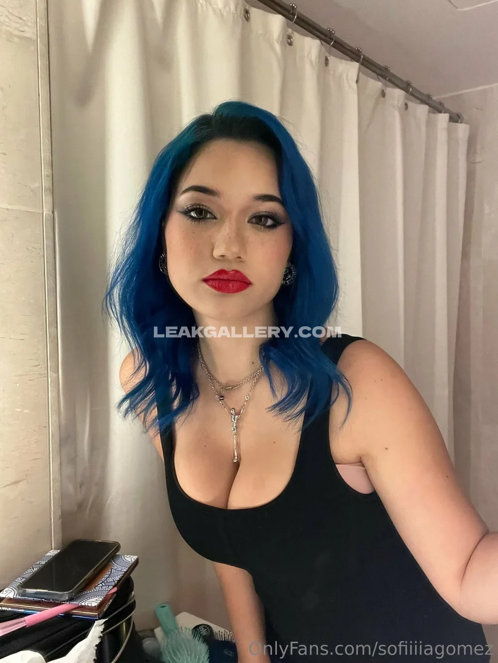 Sofia Gomez Blue Hair Red Lip Selfie OnlyFans Photo Leaked