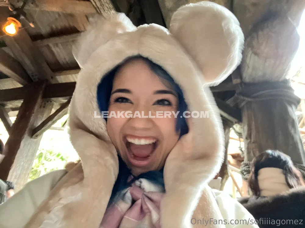 Sofia Gomez Furry Hoodie Grin OnlyFans Photo Leaked