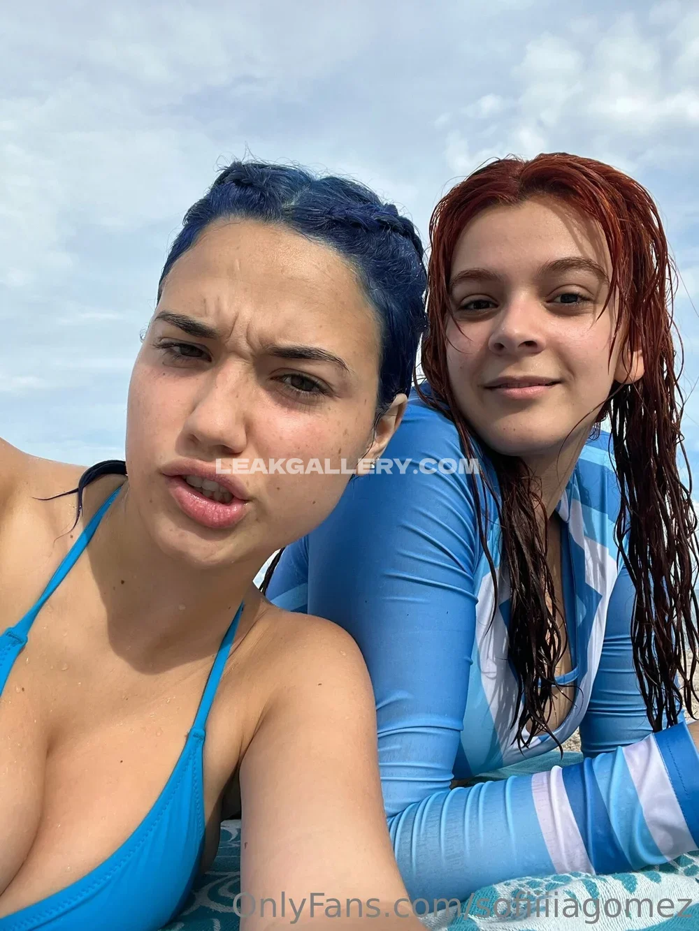 Sofia Gomez Blue Hair Bikini Selfie OnlyFans Photo Leaked