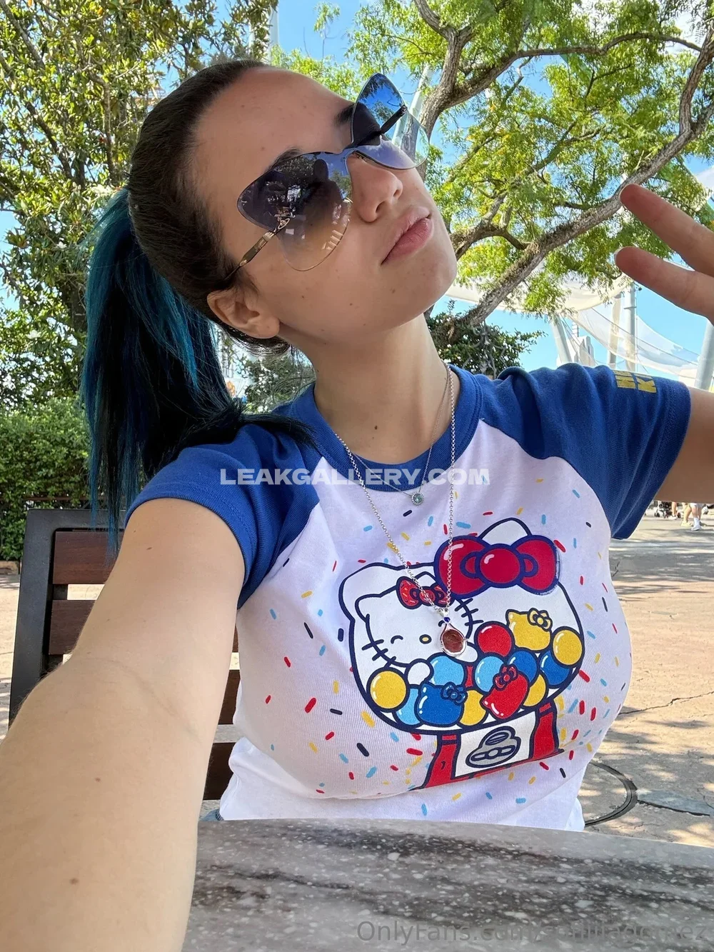 Sofia Gomez Blue Hair Selfie Outdoors OnlyFans Photo Leaked