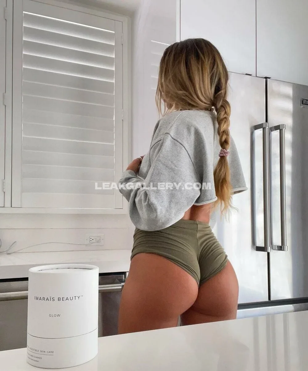 Sommer Ray Back View Crop Top OnlyFans Photo Leaked
