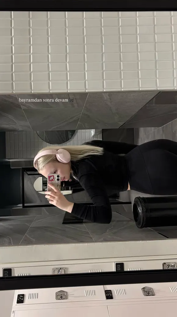 Stassianova Mirror Selfie In Black OnlyFans Video Leaked