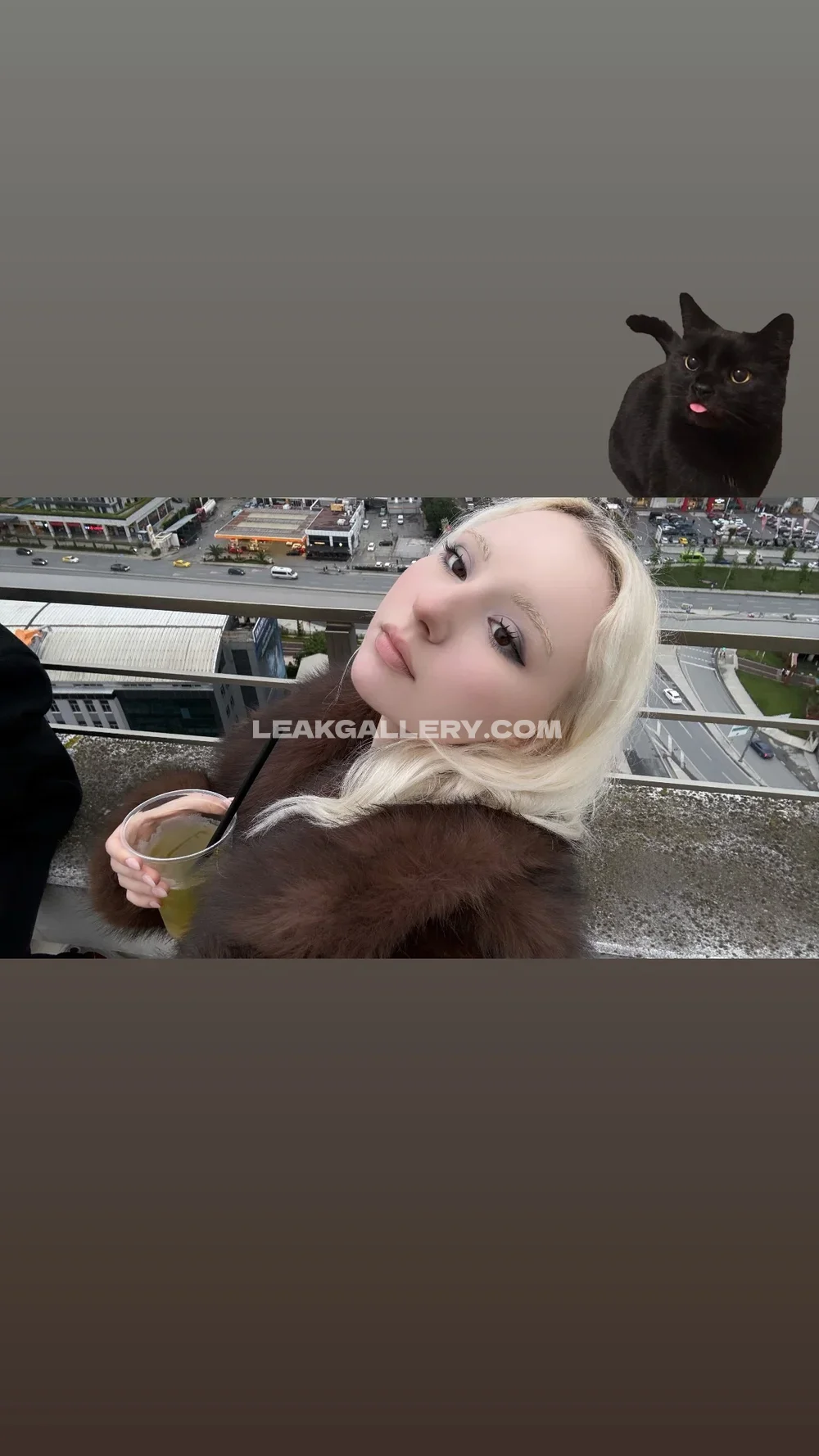 Stassianova Blonde Woman Balcony Selfie OnlyFans Photo Leaked
