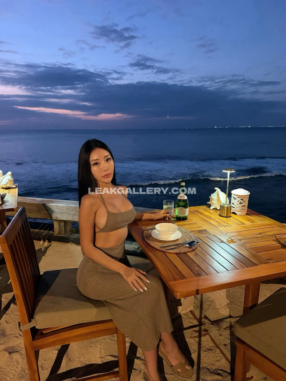 Stephchoi Beachside Dinner Pose OnlyFans Photo Leaked