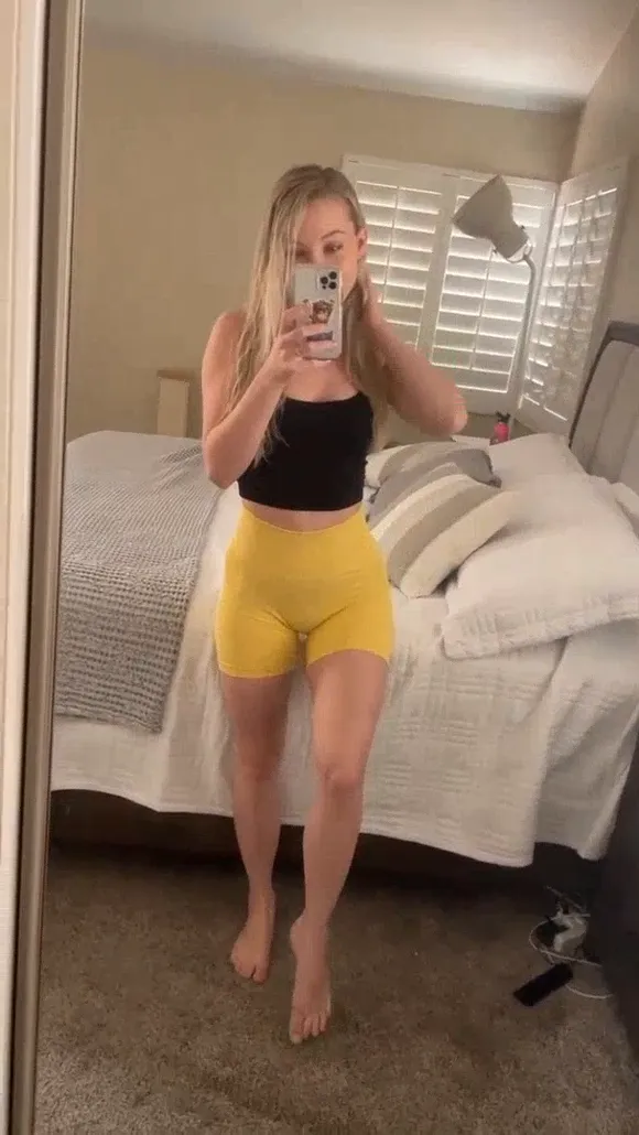 Stpeach Mirror Selfie In Yellow Shorts OnlyFans Video Leaked