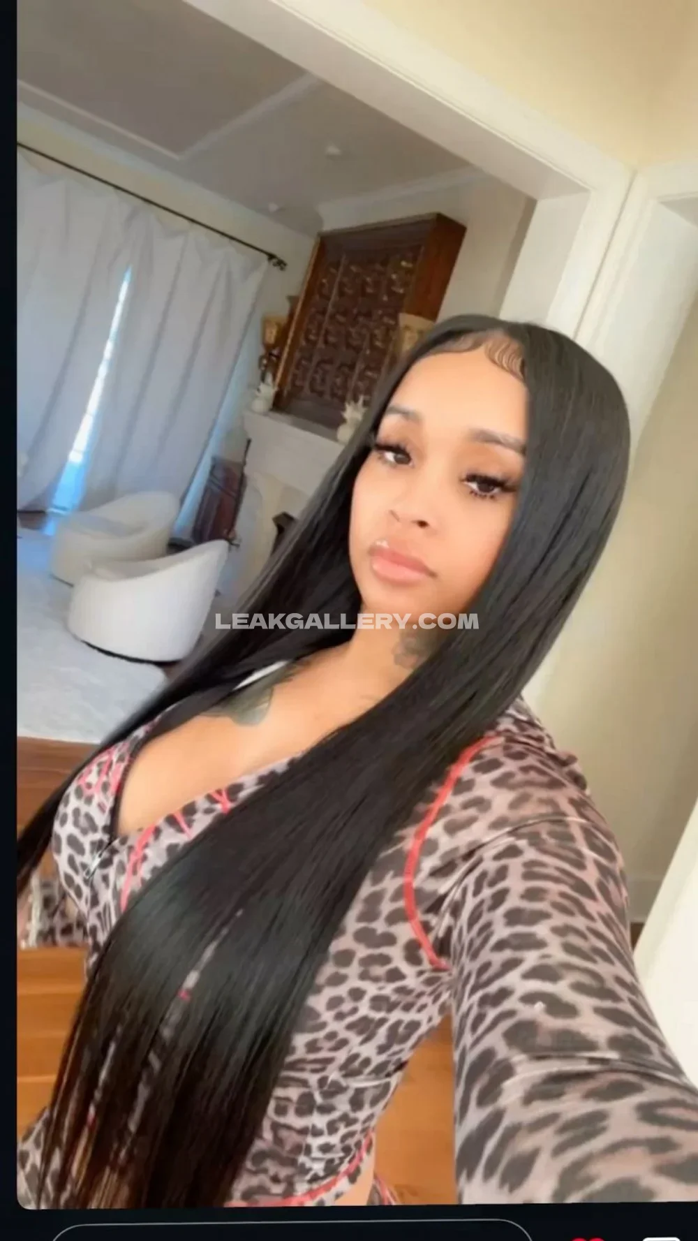 Stunnagirllie Leopard Print Top Selfie OnlyFans Photo Leaked