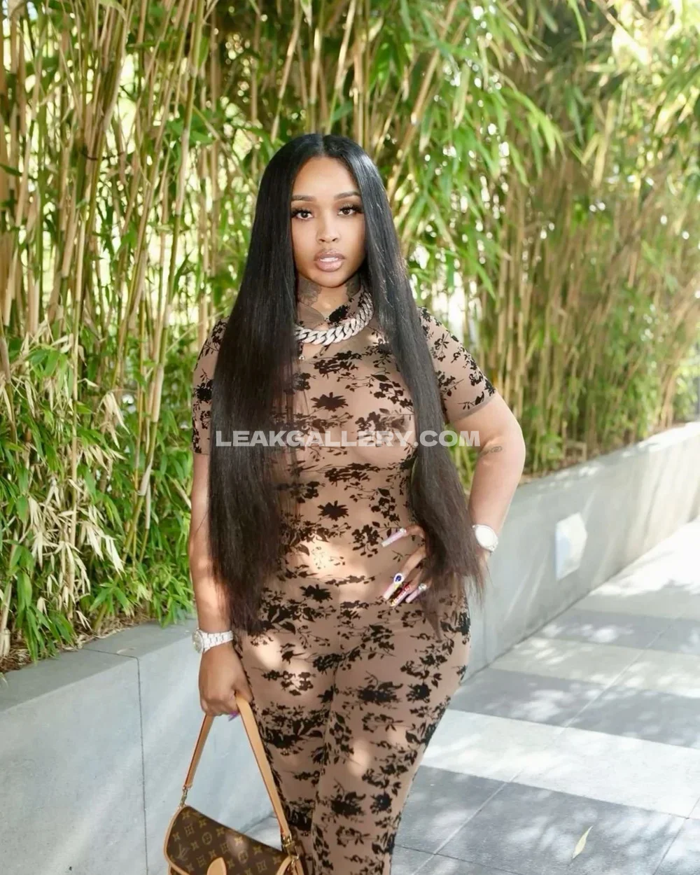 Stunnagirllie Sheer Floral Bodysuit Pose OnlyFans Photo Leaked