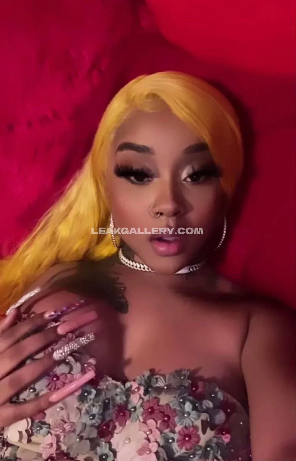 Stunnagirllie Floral Dress Closeup OnlyFans Photo Leaked
