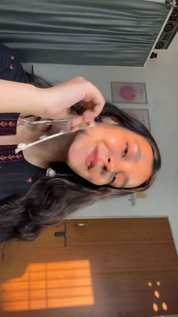 Subhasly Traditional Outfit Pose OnlyFans Video Leaked