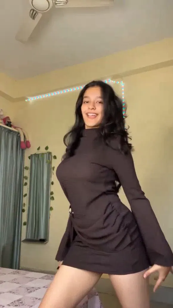 Subhasly Short Dress Thigh Flash OnlyFans Video Leaked