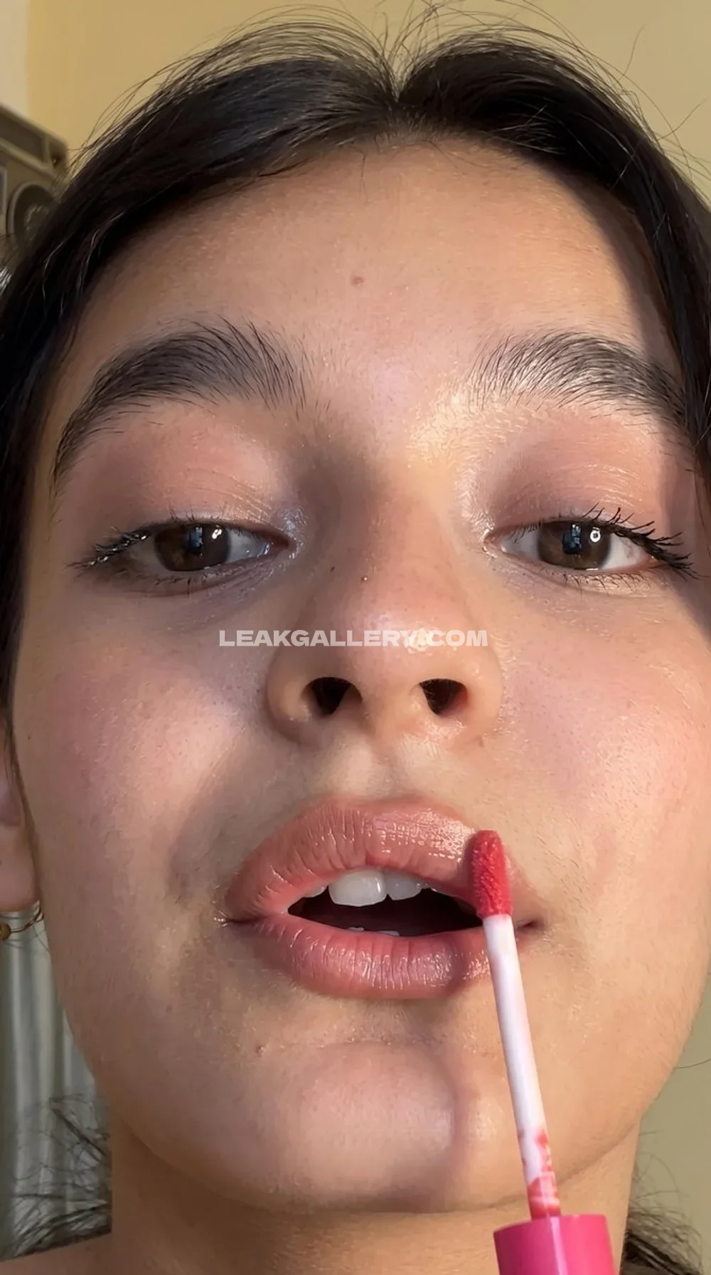 Subhasly Lipstick Application Close Up OnlyFans Photo Leaked