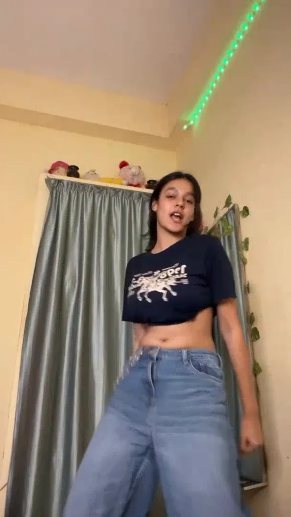 Subhasly Crop Top Belly Dance OnlyFans Video Leaked