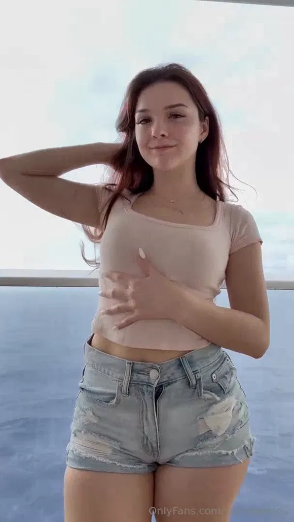 Summer Iris Crop Top Tease OnlyFans Video Leaked