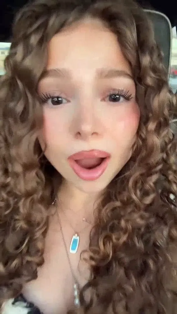 Sundaykalogeras Lace-Up Top Tease OnlyFans Video Leaked