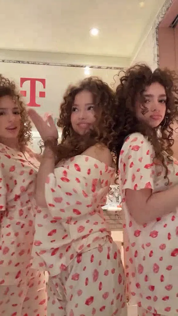 Sundaykalogeras Lip Print Pajama Set OnlyFans Video Leaked