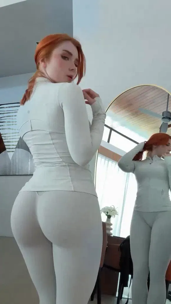 Sweetiefox Tight White Leggings Ass OnlyFans Video Leaked