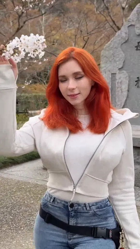 Sweetiefox Floral Outdoor Tease OnlyFans Video Leaked