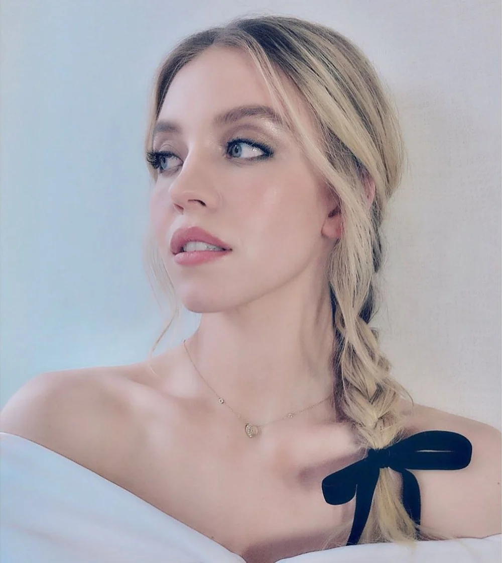 Sydney Sweeney Braided Hair Bed Pose OnlyFans Photo Leaked