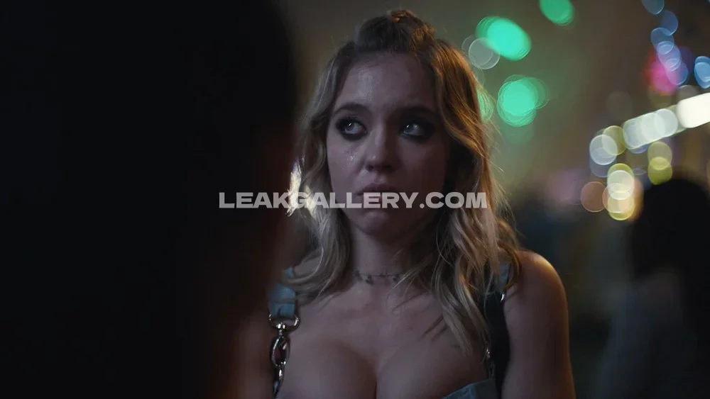 Sydney Sweeney Tearful Nighttime Gaze OnlyFans Photo Leaked