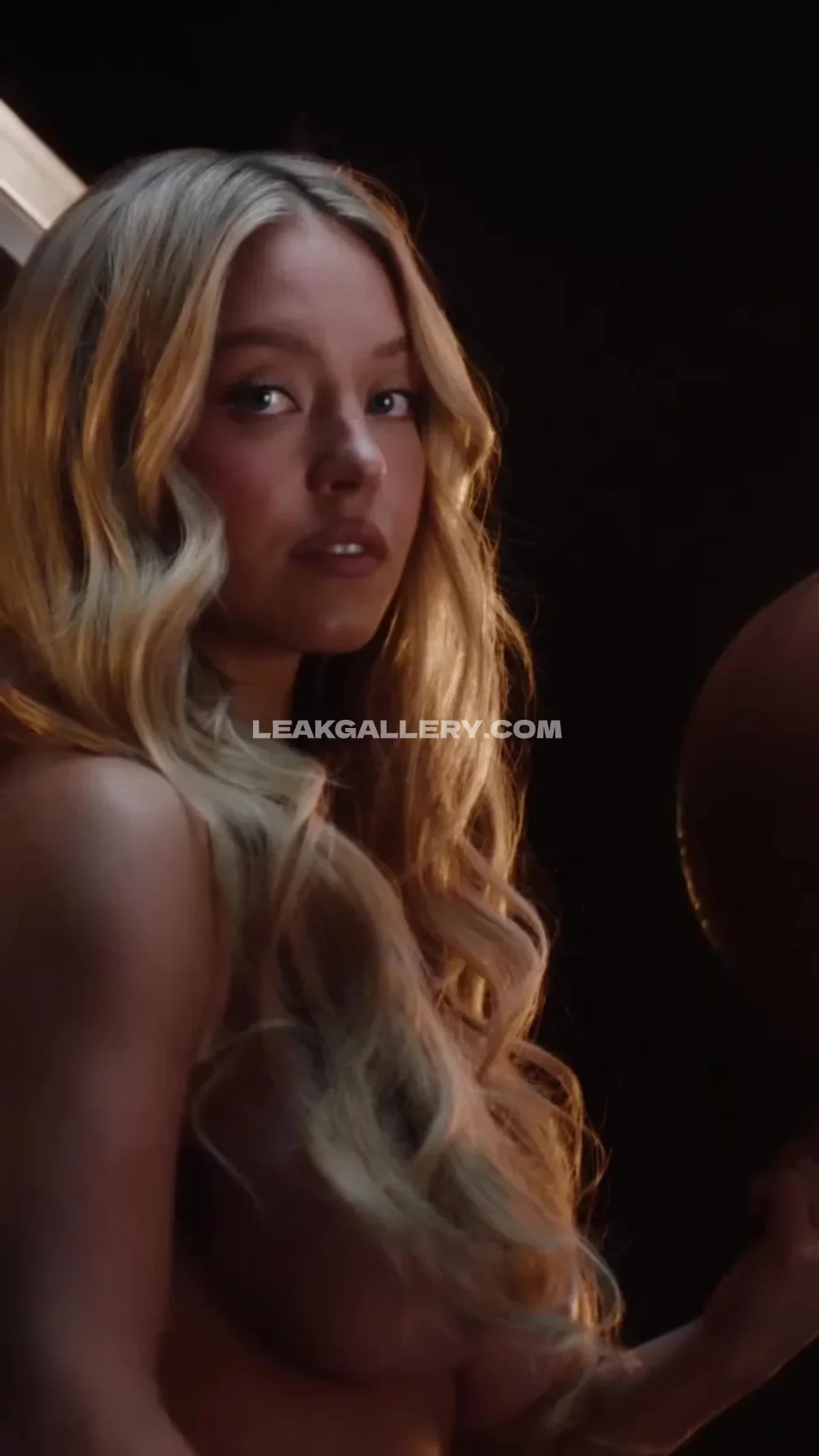 Sydney Sweeney Topless Backlight Tease OnlyFans Photo Leaked