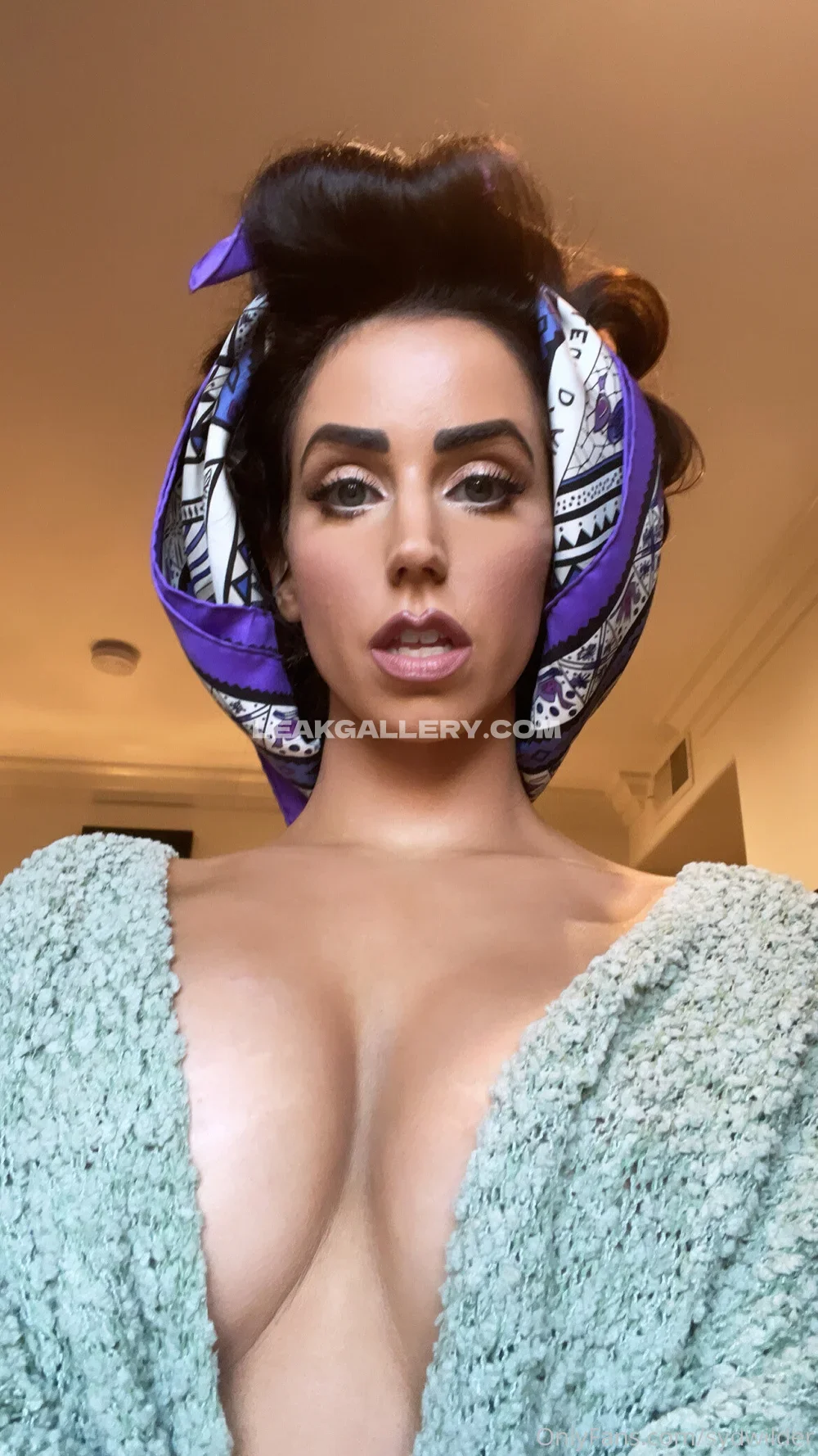 Sydwilder Headscarf Selfie Closeup OnlyFans Photo Leaked