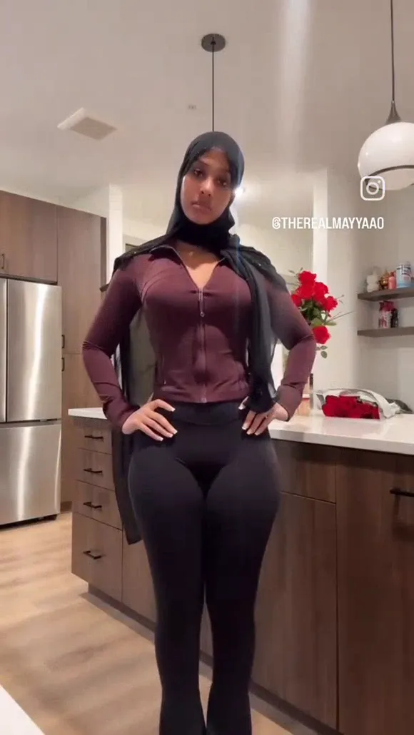 Therealmayyaa Hijab And Leggings Pose OnlyFans Video Leaked